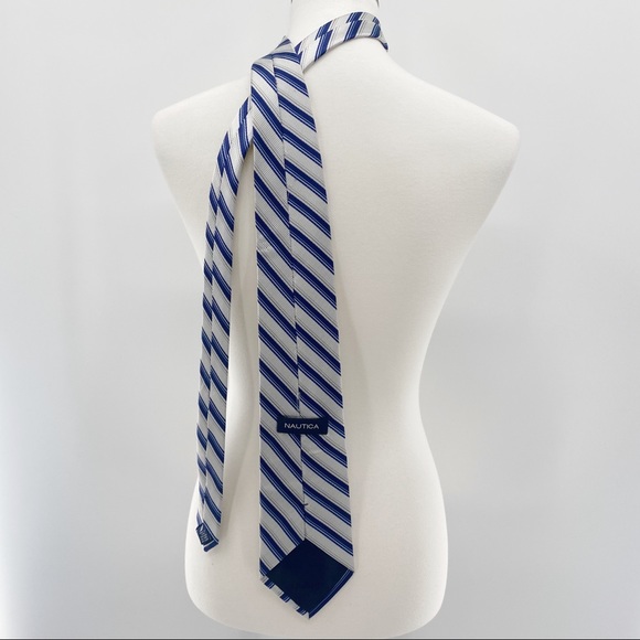 Nautica 100% Silk Tie - Picture 2 of 3